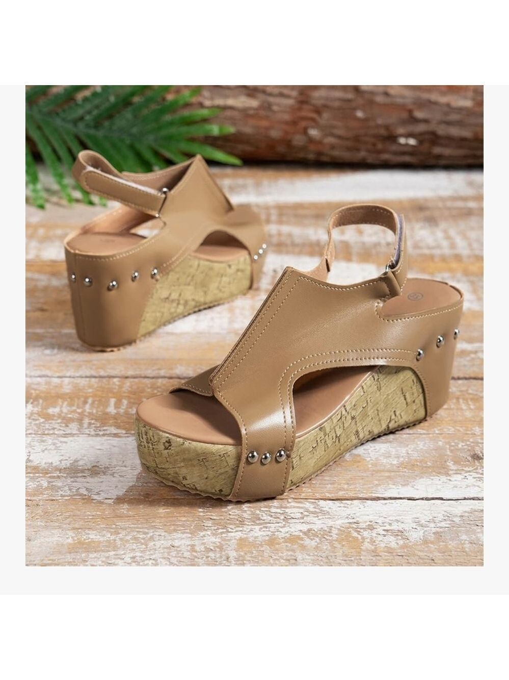 Stylish Wedge Sandals in Caramel